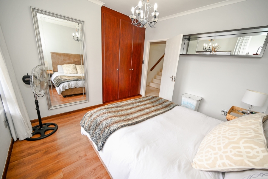 5 Bedroom Property for Sale in Vierlanden Western Cape